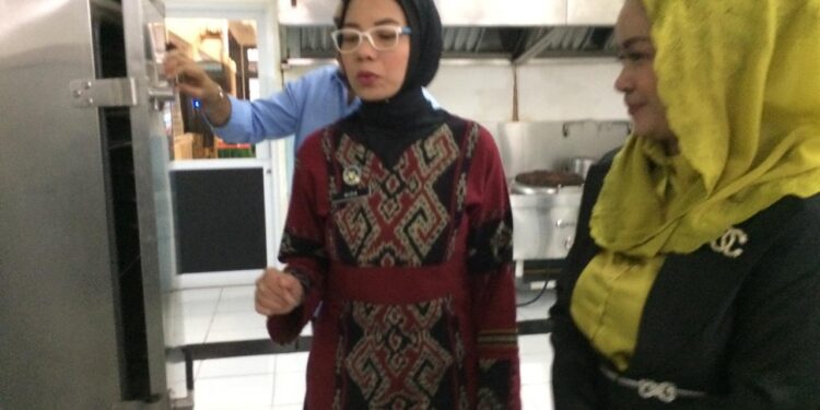 Dapur BerGizi Hadir di Pasar Minggu, Difabel Turut Jadi Penggerak Program Makan Bergizi Gratis 1 Dapur BerGizi Hadir di Pasar Minggu, Difabel Turut Jadi Penggerak Program Makan Bergizi Gratis