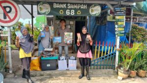 MR.D.I.Y. Indonesia dan T.CARE Perkuat Kapasitas Bank Sampah Lewat Program “Waste to Empower” 2 2 - MR.D.I.Y. Indonesia dan T.CARE Perkuat Kapasitas Bank Sampah Lewat Program “Waste to Empower”