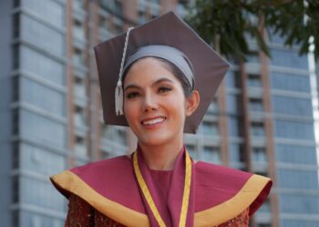 Usai Memperoleh Gelar Magister, Baby Niken Siap Lanjut S3 7 IMG 20251027 WA0003 - Usai Memperoleh Gelar Magister, Baby Niken Siap Lanjut S3