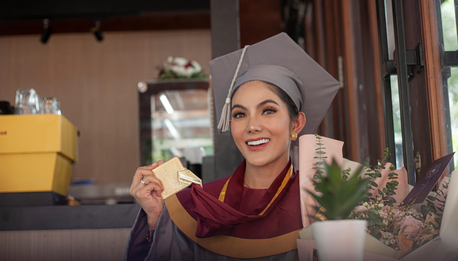 Usai Memperoleh Gelar Magister, Baby Niken Siap Lanjut S3 2 IMG 20251027 WA0004 - Usai Memperoleh Gelar Magister, Baby Niken Siap Lanjut S3