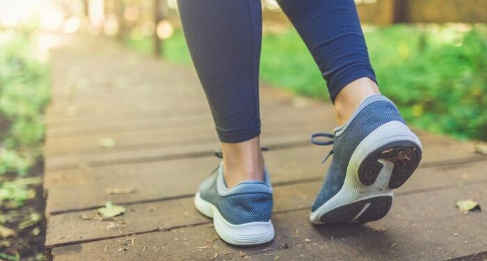 Ternyata Jalan Kaki Setelah Makan Punya Manfaat untuk Kesehatan, Nggak Kaleng-kaleng 1 olahraga