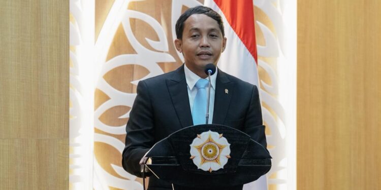 Jadi Pembicara Dies Natalies ke-62 Fakultas Kehutanan UGM, Menhut Raja Antoni Sampaikan Program Prioritas dan Capaian Kemenhut