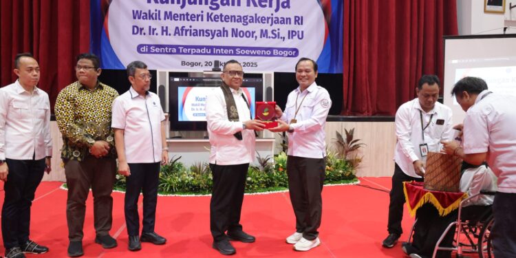 Wamenaker Tekankan Sinergi Inklusif untuk Wujudkan Kemandirian Penyandang Disabilitas