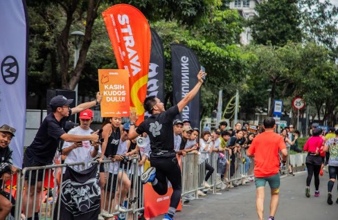 Strava Rekam Semangat dan Kekuatan Para Pelari di Jakarta Running Festival 2025 1 STRAVA