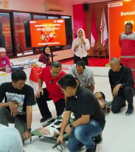 fead5f63 1574 4911 80cd 6407e06cc2ce 1 - Lewat Kampanye “30 Detik Antistop” Betadine Berkolaborasi Bersama PMI