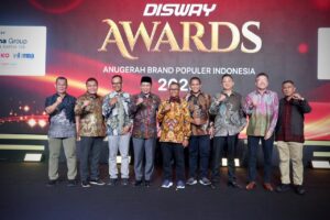 3a32dd58 e241 4a65 869b 7f7087850315 - Program KDKMP Jadi Program Pemerintah Terpopuler, Menteri Ferry Raih Disway Awards 2025