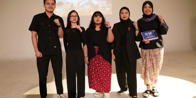ICSF 2025 Hadirkan FESTIVIS: Forum Konsolidasi Gerakan Muda Pertama di Indonesia dengan Konsep Teater Forum 1 ICSF 2025 Hadirkan FESTIVIS: Forum Konsolidasi Gerakan Muda Pertama di Indonesia dengan Konsep Teater Forum