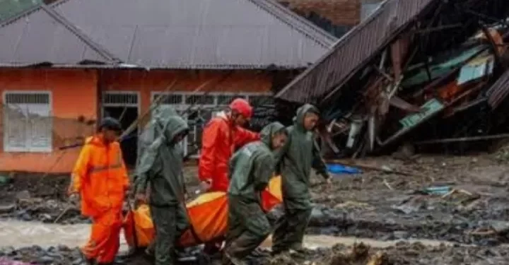 Korban Meninggal Banjir dan Longsor di Aceh, Sumut, Sumbar Capai 867 Jiwa 1 Korban Meninggal