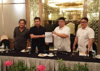 EV dan Dr. Song Hyung Min Akhiri Polemik Lewat Kesepakatan Damai 2 EV dan Dr. Song Hyung Min Akhiri Polemik Lewat Kesepakatan Damai