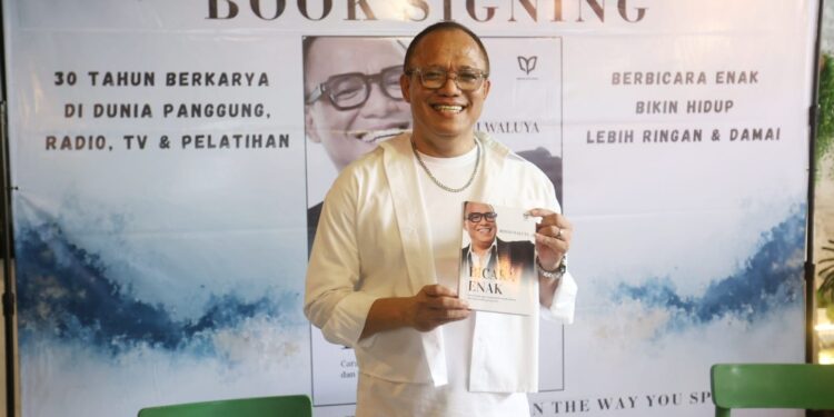 Dari Live TikTok ke Buku: Cara Ronni Waluya Merangkum Seni Berbicara Lewat Dialog dengan Publik