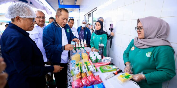 Menkop Ferry Dorong Mitra LPDB Koperasi KPBS Pangalengan Kembangkan Pabrik Susu dan Terintegrasi dengan Gerai KDKMP