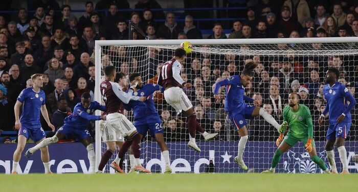 Chelsea Kian Terperosok, Target Lolos Liga Champions Berat 1 LAGA MENYAKITKAN: Manajer Chelsea Enzo Maresca menyesali kekalahan 1-2 melawan Aston Villa pada akhir pekan lalu. (Foto: Reuters/Andrew Couldridge)