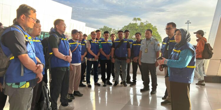 Kemenkes Berangkatkan Ratusan Relawan Tenaga Kesehatan ke Wilayah Bencana Aceh 1 Relawan Tenaga Kesehatan