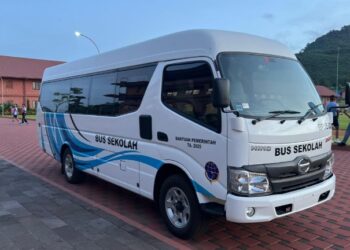 Bus Sekolah