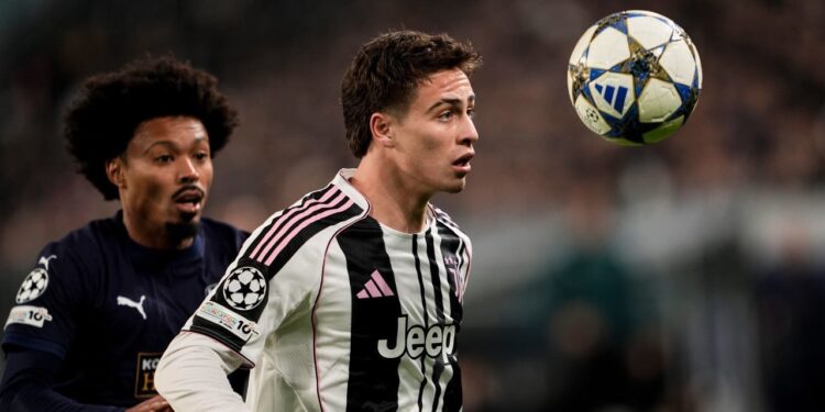 Tunggu Laga Galatasaray vs Juventus 18 Februari 1 LAGA LIGA: Aksi Kenan Yildiz (kanan) di laga Juventus vs Pafos di Liga Champions pada Kamis (11/12/2025). (Foto: (c) Fabio Ferrari/LaPresse via AP Photo)