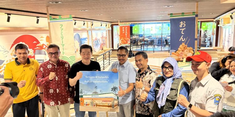 Ekspansi Serentak di Kota Kembang, FamilyMart Resmi Operasikan 7 Gerai Baru di Bandung