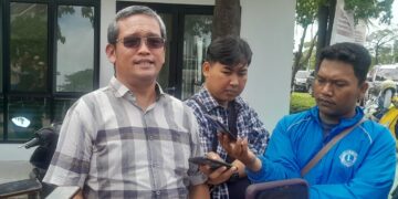 KETERANGAN PERS: Township Management Division Head Damai Putra Group Lukman Nurhakim memberikan keterangan pers di Bekasi pada Jumat (27/2/2026). (FOTO: HARIS SUNANDAR/KORANINDOPOS.COM)