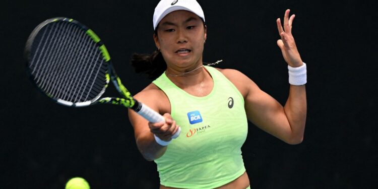 Anisimova Bikin Janice Tjen Bertekuk Lutut di 16 Besar Dubai Championships 2026 1 AKHIR DUEL: Petenis Puteri Indonesia Janice Tjen tak berkutik saat bertemu unggulan kedua Amanda Anisimova pada babak 16 besar Dubai Championships 2026 pada Rabu (18/2/2026). (Foto: Paul Crock/AFP)