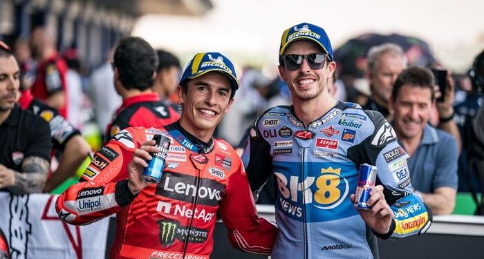 DOMINASI MOTOGP: Marc Marquez (kiri) juara dunia MotoGP 2025. Adiknya, Alex Marquez, mengatakan sebuah hal sulit untuk mengalahkan kakaknya di lintasan. (Foto Ilustrasi: Getty Images/Steve Wobser)