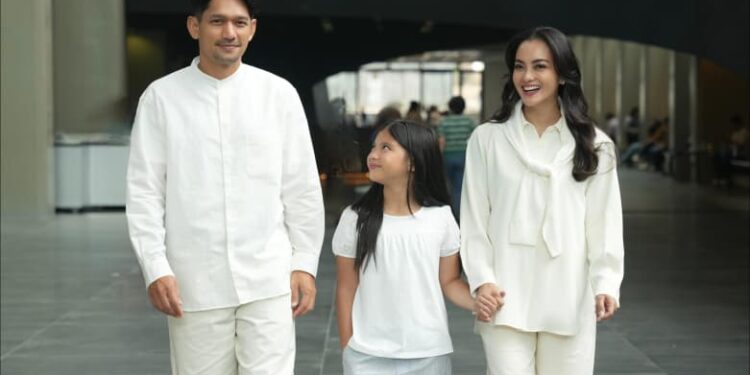Harmoni di Hari Raya Bersama UNIQLO: Inspirasi Gaya Serasi Keluarga