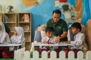 Hangatnya Ramadan, MORAZEN Yogyakarta Perkuat Budaya Baca di SD Negeri Temon 3 78cef4ff af2b 468e 8eed 666576203f04 1 - Hangatnya Ramadan, MORAZEN Yogyakarta Perkuat Budaya Baca di SD Negeri Temon
