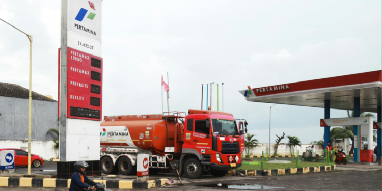 Bahlil Pastikan Stok BBM dan LPG Nasional Aman di Atas Standar Minimum