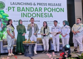 Sisi Lain Hizrah Maulana: Dari Seniman Betawi Kini Jadi Juragan Pohon di Tangerang Selatan 1 Sisi Lain Hizrah Maulana: Dari Seniman Betawi Kini Jadi Juragan Pohon di Tangerang Selatan