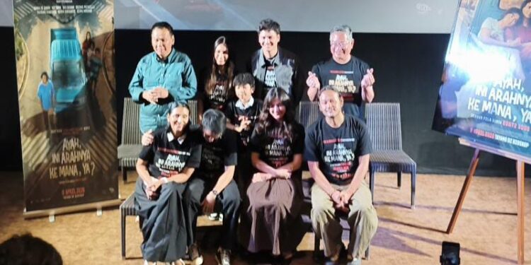 ​Demi Cairkan Suasana dengan Mawar de Jongh, Rey Bong Lakukan Aksi ‘Gila’ Saat Persiapan Film ‘Ayah Ini Arahnya Kemana Ya?’