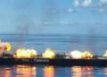 STOP PASOKAN: Sebuah kapal tanker terbakar. (Foto:Ilustrasi via REUTERS/Houthi Military Media)