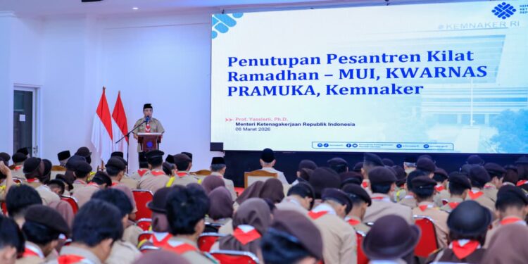 Menaker Yassierli Bekali Pramuka agar Siap Kerja di Era AI