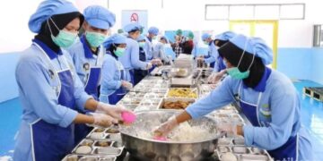 Banggar DPR dan Seskab Tegaskan MBG Tidak Gunakan Anggaran Pendidikan
