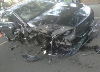 Kecelakaan Mercy dan Xpander di Serpong: Pentingnya Konsentrasi Saat Berkendara