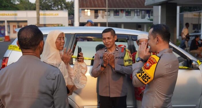Pasangan Lansia Korban Perampokan Sadis di Cileungsi, Polisi Berhasil Tangkap Pelaku dan Kembalikan Barang Curian 1 Pasangan Lansia Korban Perampokan Sadis di Cileungsi, Polisi Berhasil Tangkap Pelaku dan Kembalikan Barang Curian