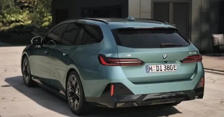 BMW i5 Resmi Hadir di Indonesia: Sedan Listrik Premium dengan Performa Tinggi 1 BMW i5 Resmi Hadir di Indonesia: Sedan Listrik Premium dengan Performa Tinggi