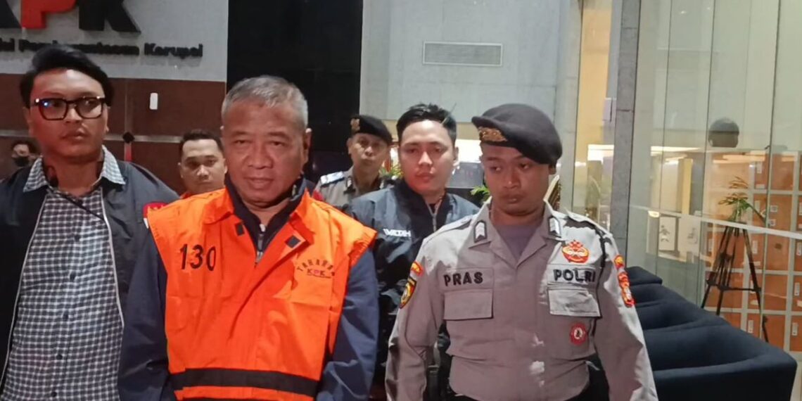 Modus “Mengerikan” Bupati Tulungagung: Dugaan Pemerasan dengan Surat Pengunduran Diri Kosong 1 Modus “Mengerikan” Bupati Tulungagung: Dugaan Pemerasan dengan Surat Pengunduran Diri Kosong