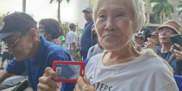 Senangnya Lansia Nikmati Transportasi Gratis: MRT Jakarta Jadi Pilihan Bebas Macet dan Hemat