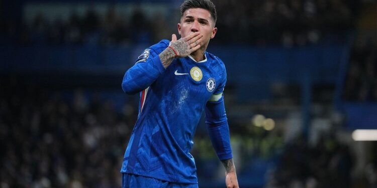 Enzo Fernandez Bakal Absen Dalam Laga Port Vale dan ManCity 1 ABSEN SEMENTARA: Selebrasi Enzo Fernandez usai mencetak gol di laga Chelsea melawan Bournemouth pada 31 Desember 2025 dalam lanjutan Liga Inggris. (Foto: (c) AP Photo/Kin Cheung)