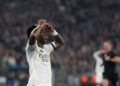 PELUAG KECIL: Reaksi Vinicius Junior dalam laga Bayern Munchen vs Real Madrid di leg kedua perempat final Liga Champions 2025/2026 pada Kamis (16/4/2026). (Foto: (c) AP Photo/Matthias Schrader)