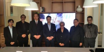 HUBUNGAN BILATERAL: Para pihak usai penandatanganan MoU antara Nextgen Kreatif, creative hub pendidikan nonformal, dan YOU-I JAPAN Co., Ltd di Gedung WTC3 Setiabudi, Jakarta Selatan, Selasa (14/4/2026). (FOTO: WAYTRI/KORANINDOPOS.COM)