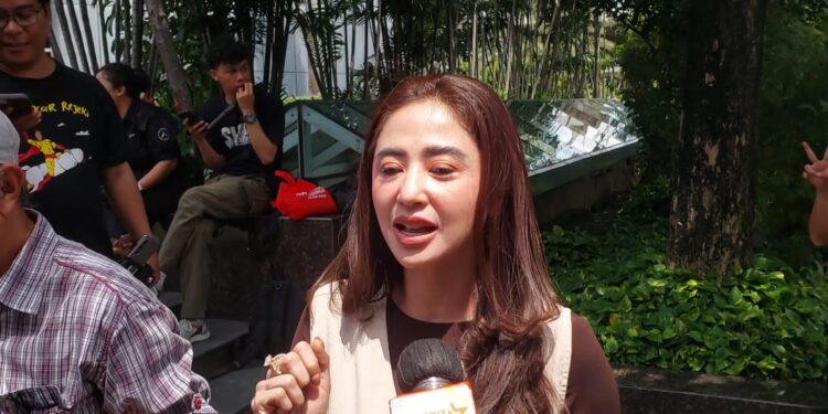 Nama Dicatut Akun Facebook Centang Biru, Dewi Perssik Siap Tempuh Jalur Hukum