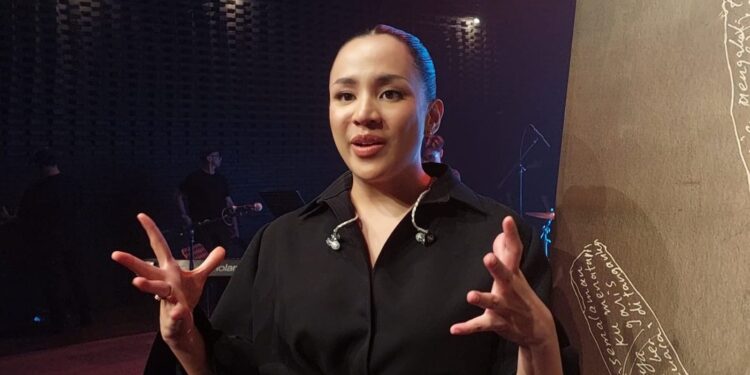Melepaskan Bukan Berarti Kalah, Angel Pieters Maknai Takdir Lewat Single Garis Tangan 1 Melepaskan Bukan Berarti Kalah, Angel Pieters Maknai Takdir Lewat Single Garis Tangan