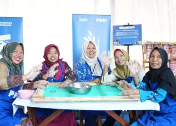 Spirit Kartini dari Pesisir Pati: Kisah Ibu Eko Purwanti Berdayakan Perempuan Lewat Olahan Laut