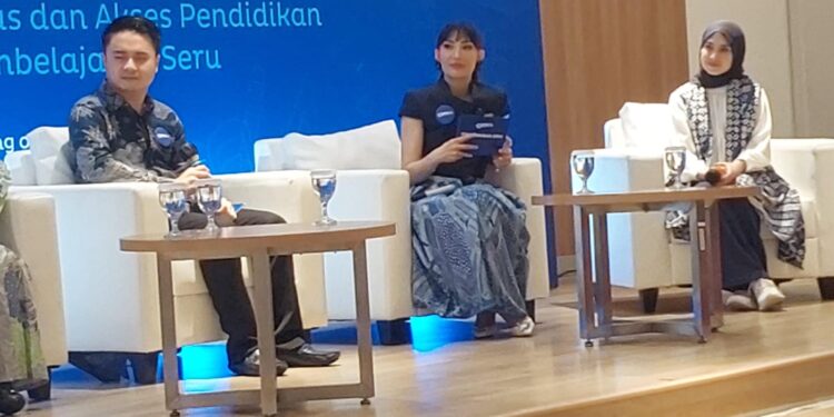 Ayu Dewi Sampaikan Pesan  untuk Orang Tua di Daerah 3T