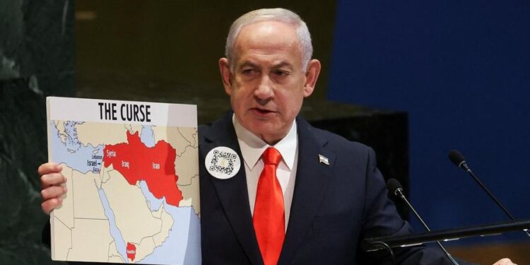 LAWAN POLITIK: Perdana Menteri Israel Benjamin Netanyahu berpidato di hadapan Majelis Umum Perserikatan Bangsa-Bangsa (UNGA) ke-80 di markas besar PBB di New York City, AS pada 26 September 2025. (REUTERS/Shannon Stapleton)