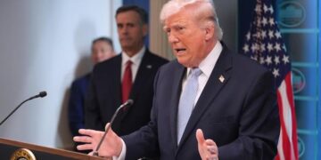 DITEKAN PARLEMEN: Presiden Donald Trump berbicara dengan wartawan di Ruang Konferensi Pers James Brady di Gedung Putih di Washington beberapa waktu lalu. (Foto: AP/Alex Brandon)
