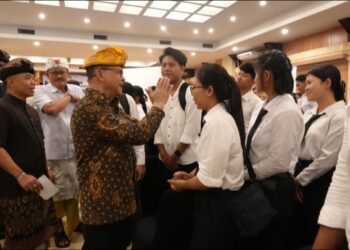 Momen Purnama Kedasa di Bali, Menteri Mukhtarudin Lepas Keberangkatan 1.000 Pekerja Migran ke Bulgaria