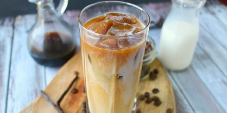 Tren Kopi Susu Gula Aren: Lebih Sehat atau Sekadar Mitos?