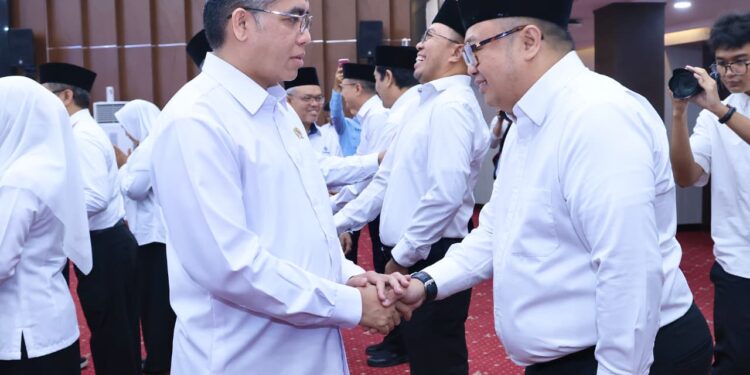 Menaker Yassierli Lantik 12 Pejabat, Ini Daftar Nama dan Jabatannya