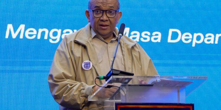 Wamenaker Tegaskan Dunia Kerja Tak Hanya Lihat Ijazah, tapi juga Kompetensi 