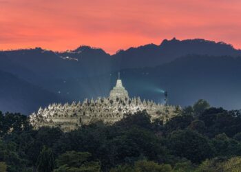 6 Destinasi Wisata Terbaik di Indonesia Versi Travel + Leisure Selain Bali